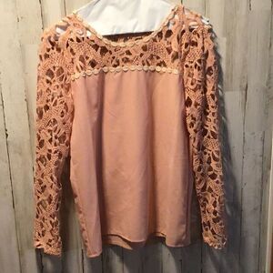 Blouse peachy pink with lacey shoulders size XL